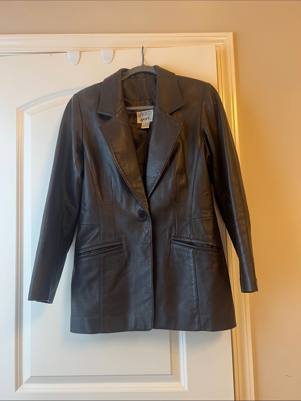 Vakko Sport Black Leather Single-Button Blazer
